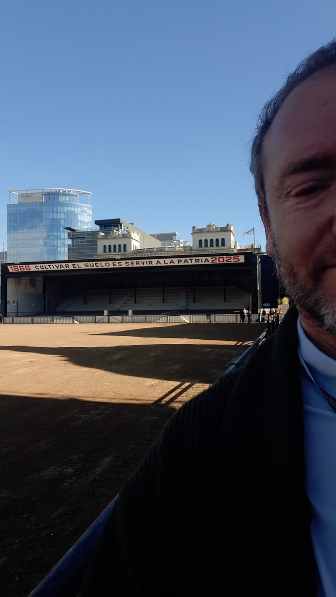 Se largó a full el Congreso de Aapresid. 
Lleno de gente. 
Siempre te volvés luego al campo con tres buenos datos, tres nuevos contactos y tres preguntas que hay que responder.