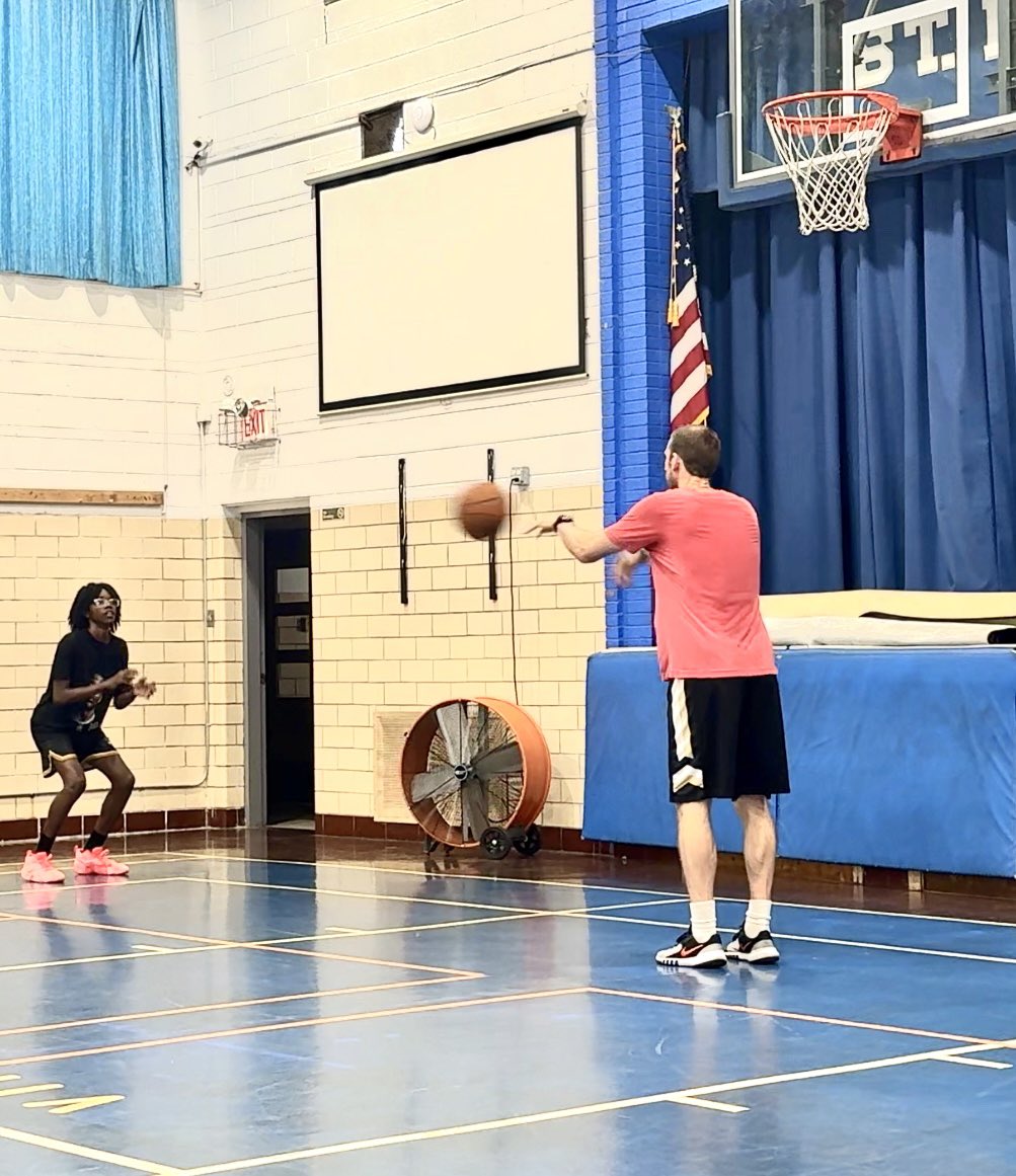 Jrhoops13's tweet photo. No cameras. No crowd. Just me, Coach Erik, the ball, and the work.
#GrindTime #FaithOverFear #FutureHooper #training #offseason https://t.co/QYk81ywLRu