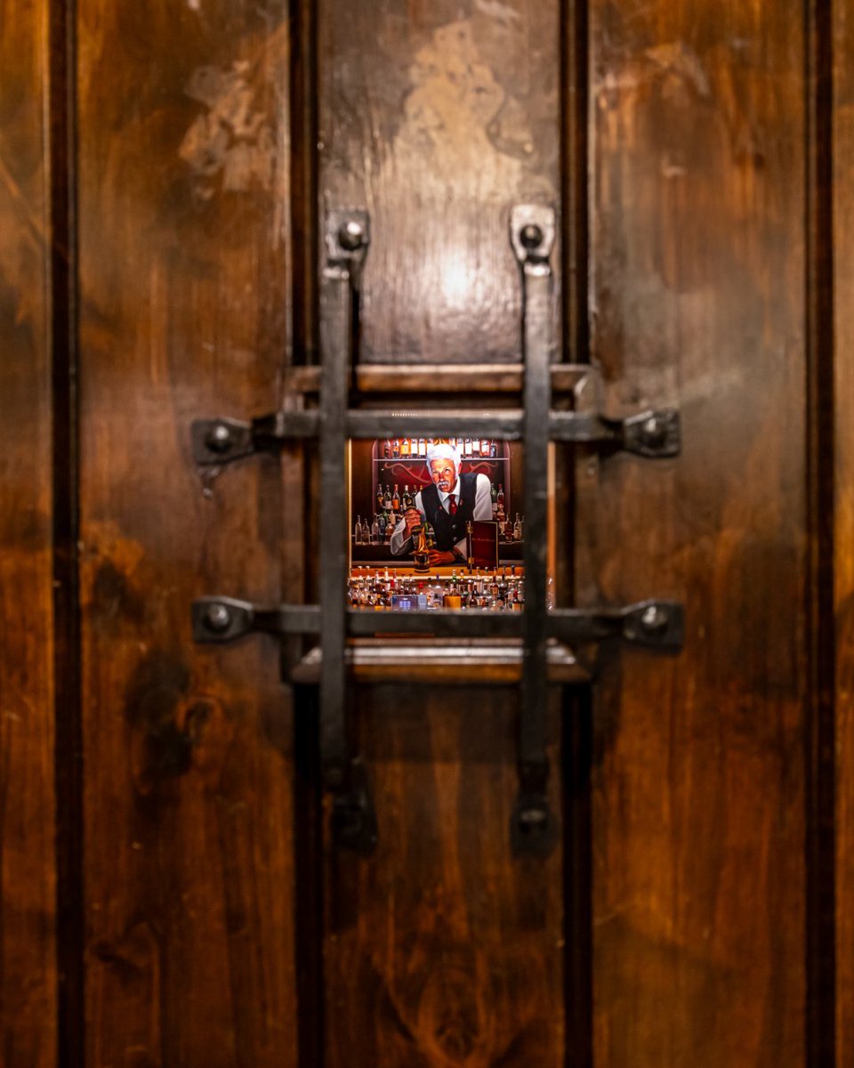 Unlock the benefits of our private members club in Buckhead: personal lockers, exclusive tastings, and a community of connoisseurs.