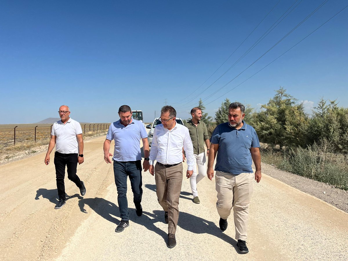 📌 Asfalt Çalışmalarımız Tüm Hızıyla Devam Ediyor!

Bugün AK Parti İlçe Başkanımız Ahmet Ersoy, Meclis Üyelerimiz Mustafa Çelik, Muhammet Bilgeç ve ekibimizle birlikte sahadaydık.

İnoba - Samuk - Yirce güzergahında devam eden yol çalışmamızı yerinde inceleyerek, emekçi