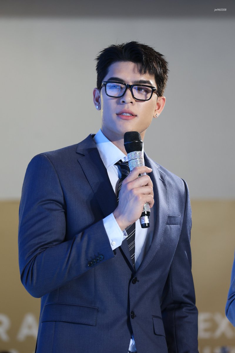 960308jw's tweet photo. 250806 

the most attractive man is Joss Wayar 🥺

JOSSGAWIN 2ND DESTINY CLINIC  
#DestinyClinicJossGawin 
#JossWayar @Josswayar https://t.co/ibbbVw6TNr