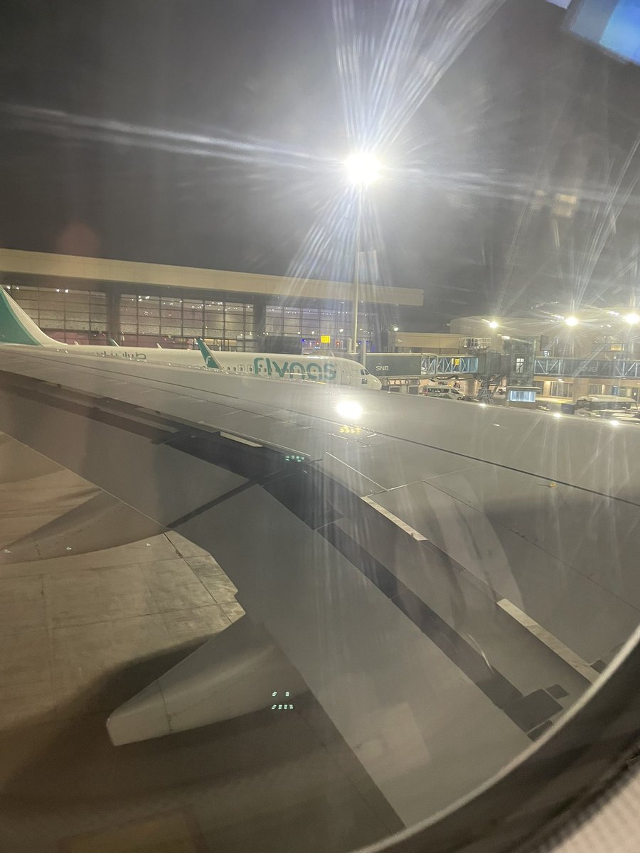 Fin de ce voyage en 🇸🇦 à Riyad.

Bonne expérience internationale. 

Je reste quand même un peu déçu du top 64, mais le 1er objectif a été atteint en accédant au top 128 et les 2000$.

Je suis toujours à la recherche d’un club pour avoir l’opportunité de jouer la Eligue 1.