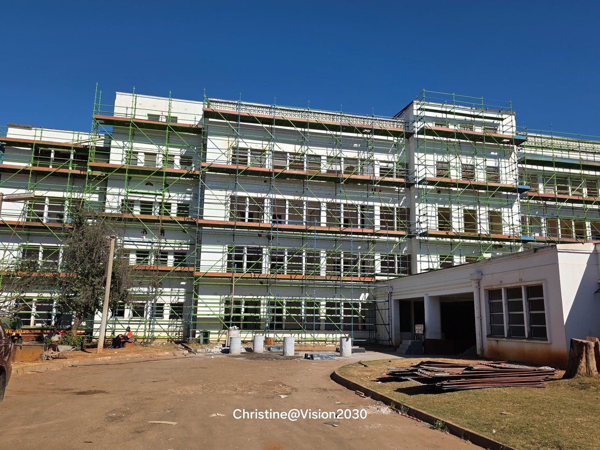 The Presidential Special Investment Advisor, Dr. Paul Tunguwara, joined a high-level delegation led by the Minister of Health, Dr. Douglas Mombeshora, along with several cabinet ministers, to inspect ongoing upgrades at Parirenyatwa Group of Hospitals. This major initiative aims