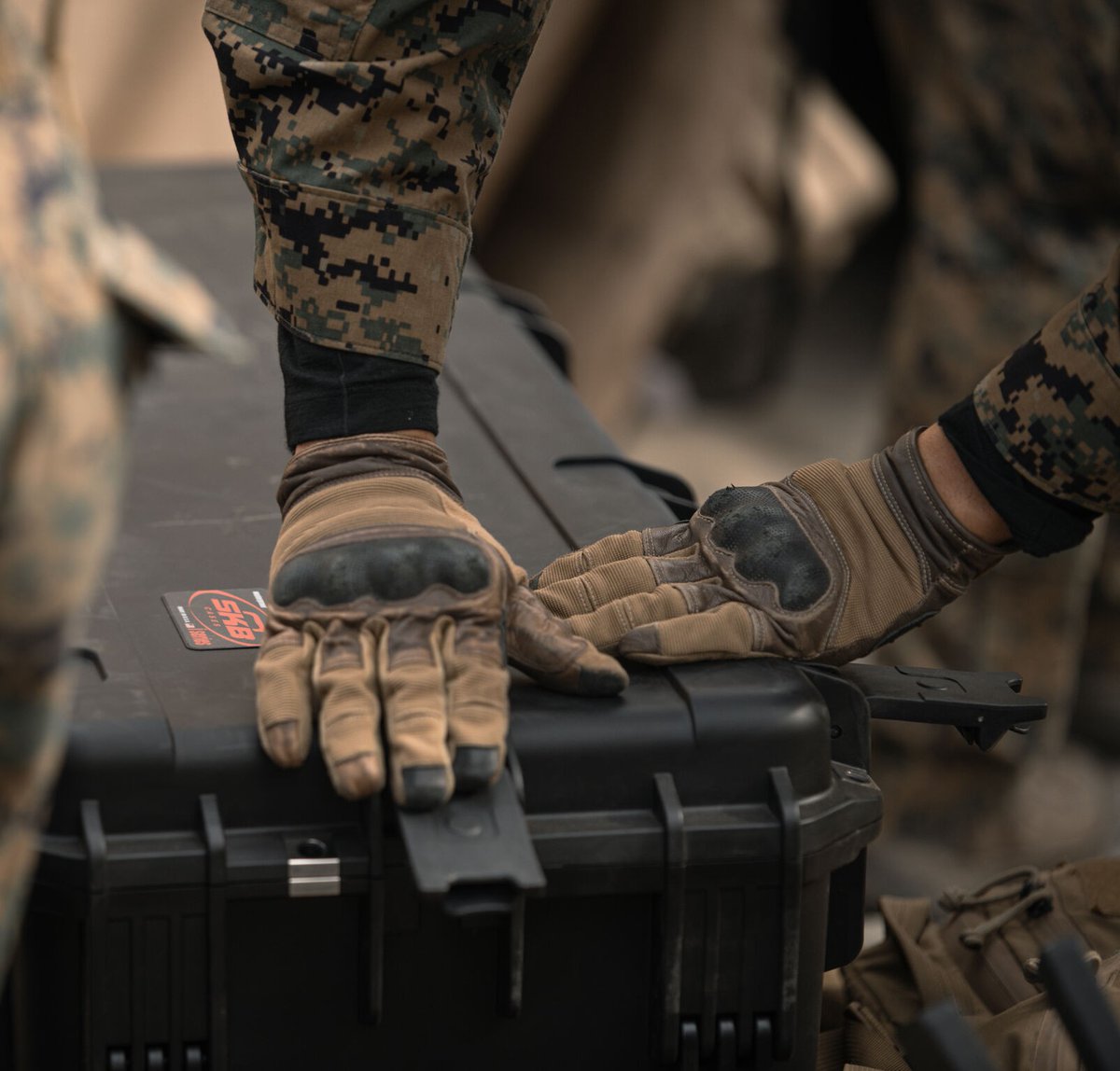 Specialty_Cases's tweet image. Military logistics aren’t forgiving.
We build hard cases that are.
Protect your tech with custom solutions that meet spec, ship fast, and never back down.
📞 800-267-1674
🔗 specialtycases.com/quote
#SpecialtyCases #DesignSupportProtect #DefenseLogistics #MilitaryTough
