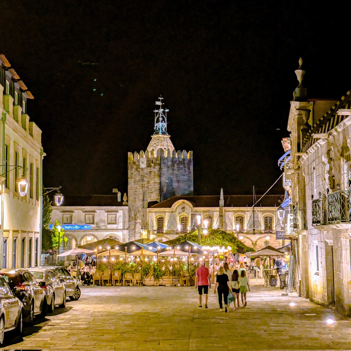 walked 18.6 miles from viana do castelo all the way to caminha, the border town between portugal and spain. the route took us through quiet woods, up gentle hills, then back along the beach. ended the day in a lovely little town🤍