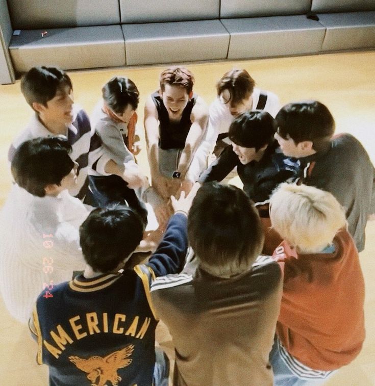 always with you, my teumily 💎

HAPPY TREASURE ANNIVER5ARY