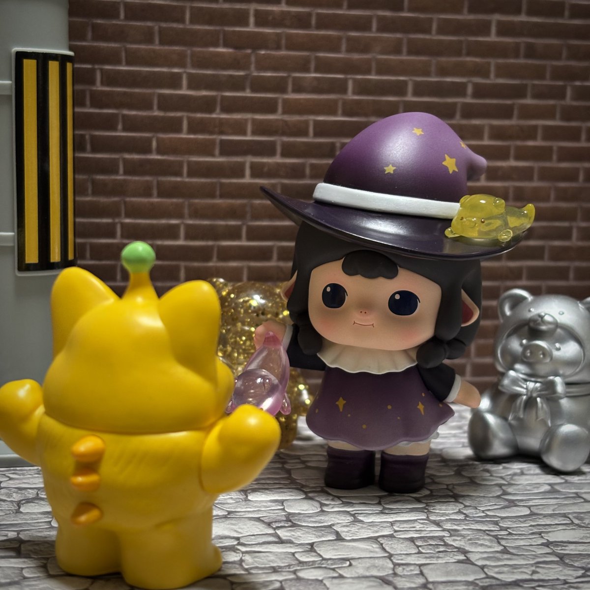 nao_creampuff's tweet photo. 「あなた…ハムの日だからってハム食べましたね？」
「つ、連れてかれる…」

8/6テーマ　『おもちゃフリー』
#おもちゃ撮影会 
#ハムの日
#Minico
#LuLu
#みにちくわ https://t.co/yctnd5ZsXj