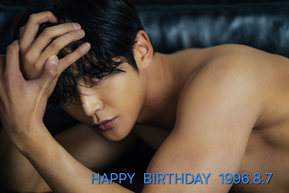 ロウンさんお誕生日おめでとう
#우리의_여름은_로운으로_물들어
たくさんの素敵な出逢いに感謝
#HAPPY_ROWOON_DAY
これから先一緒に過ごす時間も楽しみにしてるよ