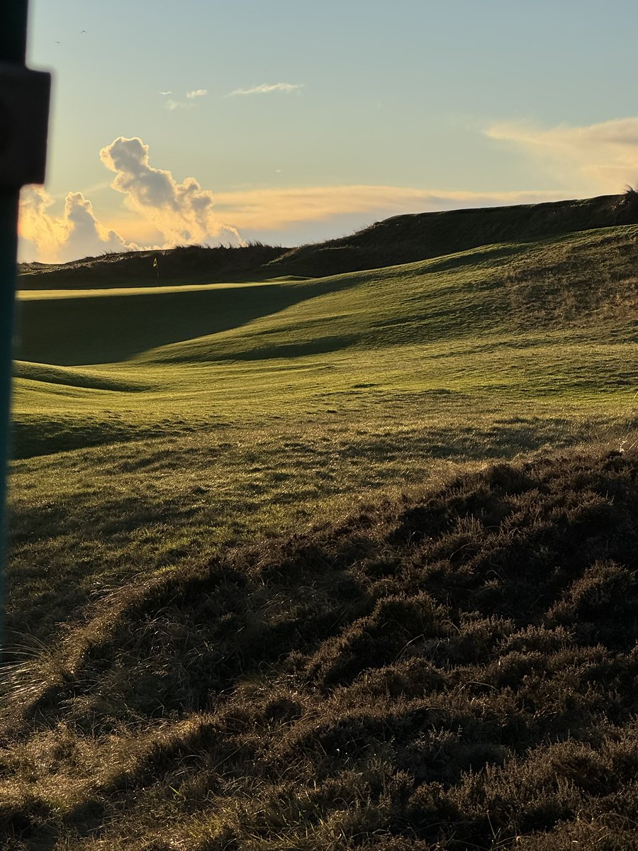 Thought of the day:
A perfectly green golf course might look good in photos — but variation in texture and colour often tells a healthier, more ecological story.

#SustainableGreenkeeping #Ecology #GolfCourseManagement