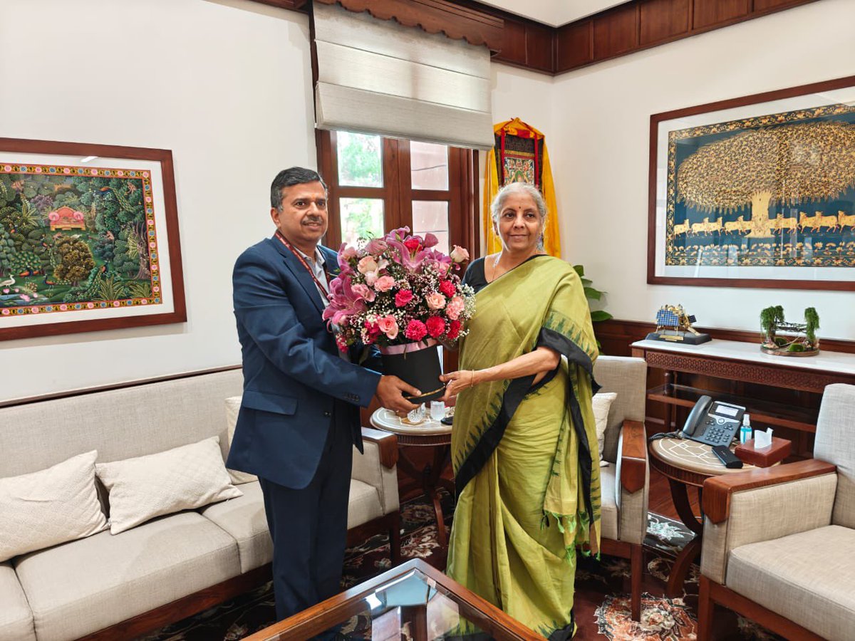 IIFCL's tweet image. Mr. Palash Srivastava, Managing Director, India Infrastructure Finance Company Limited (IIFCL), called on Hon’ble Union Finance Minister Smt. Nirmala Sitharaman today at Parliament House.

He presented IIFCL’s credentials in advancing infrastructure development through…
