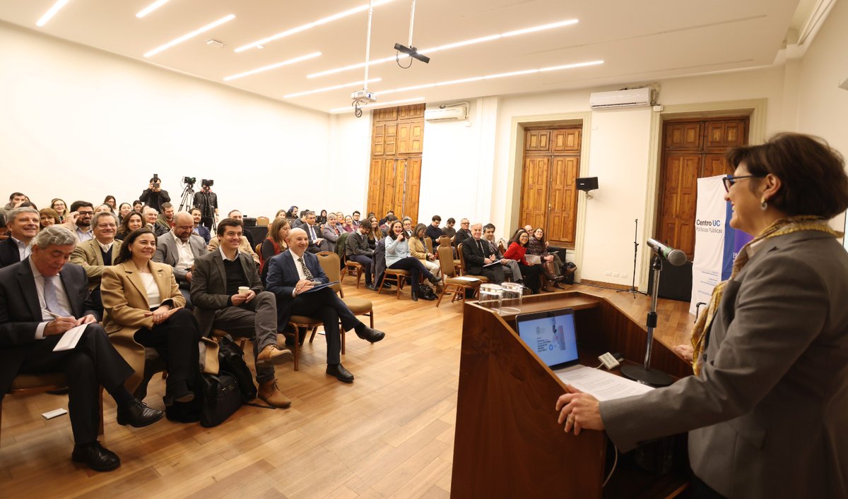🔖Esta mañana la ministra de Salud, Ximena Aguilera, realizó exposición con que se inauguró el seminario “Reformas a la salud: ¿es posible avanzar en periodo electoral?”, organizado por el Centro de Políticas Públicas UC y la Escuela de <a href="/GobiernoUC/">Escuela de Gobierno UC</a>.
