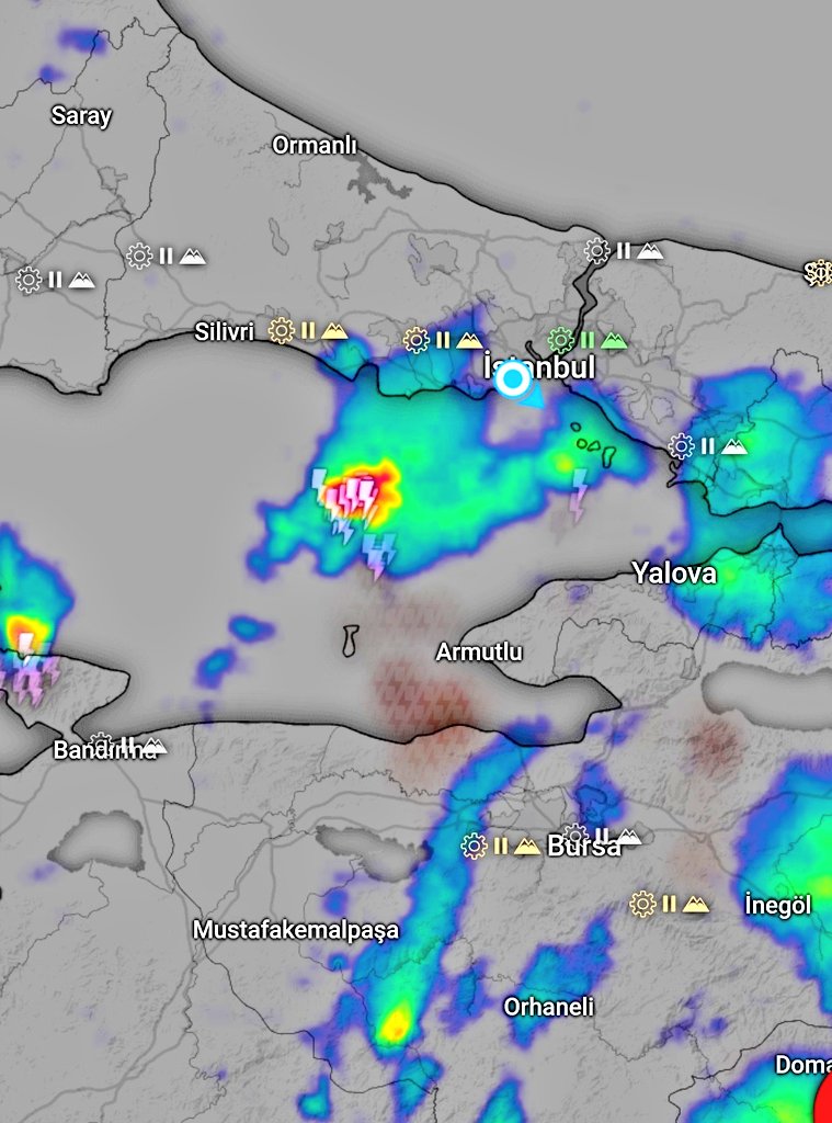 İstanbul'un özellikle en batısındaki Beylikdüzü, Bahçeşehir, Başakşehir, Büyükçekmece, Silivri, Çatalca semtlerinde oturanlar dikkat! 18:00-18:30 gibi, fırtına, kuvvetli sağanak, dolu, hortum gibi kuvvetli hava olaylarına yol açma ihtimali yüksek potansiyelli bir kütle yaklaşıyor