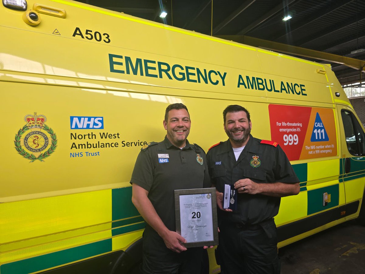 Kirstie130's tweet image. 🚑 22 years and counting 🚑

Missed the @NWAmbulance long service ceremony while on holiday ☀️ but today @DocP01 received his 20-year Long Service Award &amp;amp; Kings Medal for Good Conduct today 👏 So very well deserved, very proud of you 💙