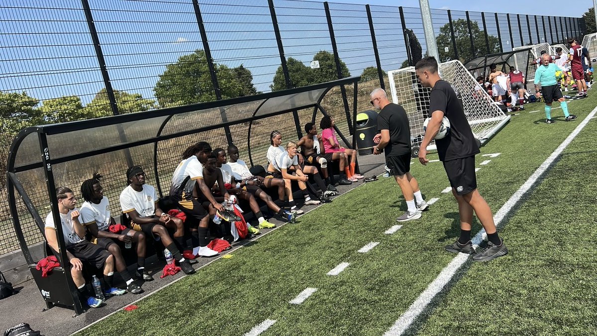 Romfordtownffc's tweet image. ✅ First pre-season fixture done at West Ham United!
A great run out for the boys as we prepare for full-time football &amp;amp; education.
Minutes in the legs. Standards raised. The journey begins. 🔥⚽
📩 Join us: p17rrfc@gmail.com | 07480 937331
#Project17 #RomfordTown