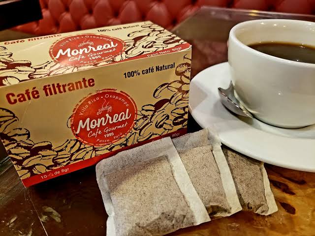 Hoy, en cosas aleatorias, he recordado cuando en una mala época económica en casa mi madre nos daba café filtrante.

¿Alguien más lo probó?