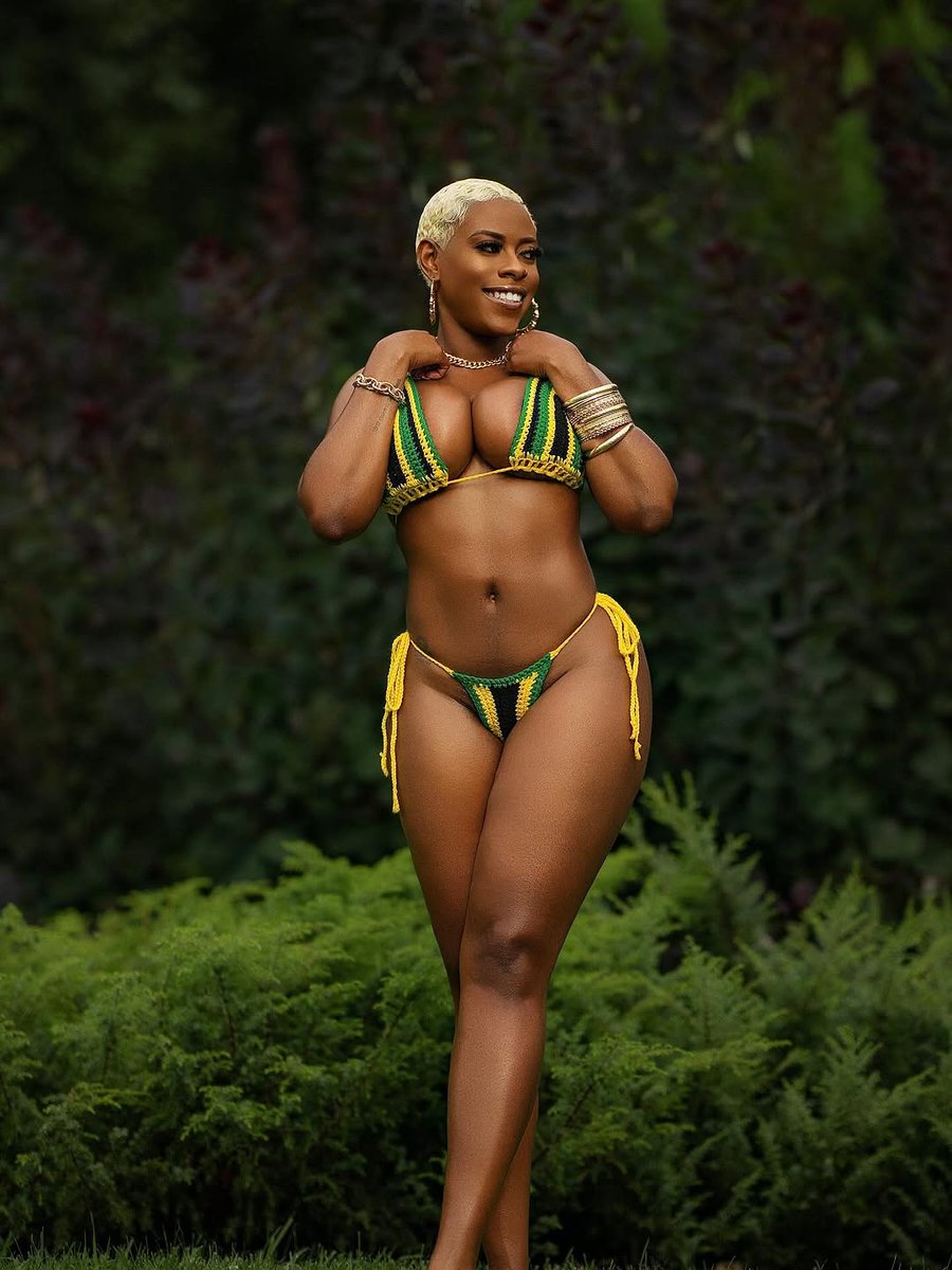 beautycarib's tweet photo. 👑💕|| National Treasure Status. 💚💛🖤 
certified, stamped, and wrapped in island pride. 🇯🇲 

#yaadrocgirls #caribbeangirls #islandgirl #beautycarib #caribbeanbeauty 
 #FlagCarrier #IslandVibesOnly #BoldAndBlessed #BigJamaicanEnergy #IslandGold #UnapologeticallyHer https://t.co/farwKvXZpV