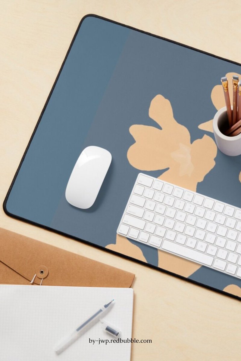 jo_artbyjwp's tweet image. Elevate your desk with an extended-size blue @redbubble desk mat that features a beige floral pattern by ARTbyJWP
redbubble.com/i/mouse-pad/Nu…

#deskmat #mousepad #desktop #redbubble #shopnow