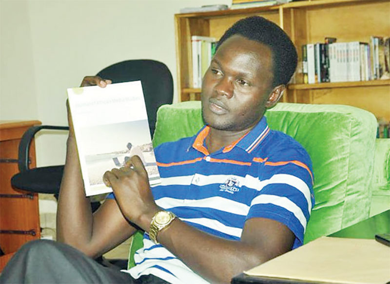 jumaf3's tweet photo. This is Dr Brian Semujju, the journalism professor in Uganda. He has never taken sugar, never taken alcohol, says he never ate junk food and is shocked how he was found with stage-three cancer of the liver. 🫩 https://t.co/We3IyMIyI2