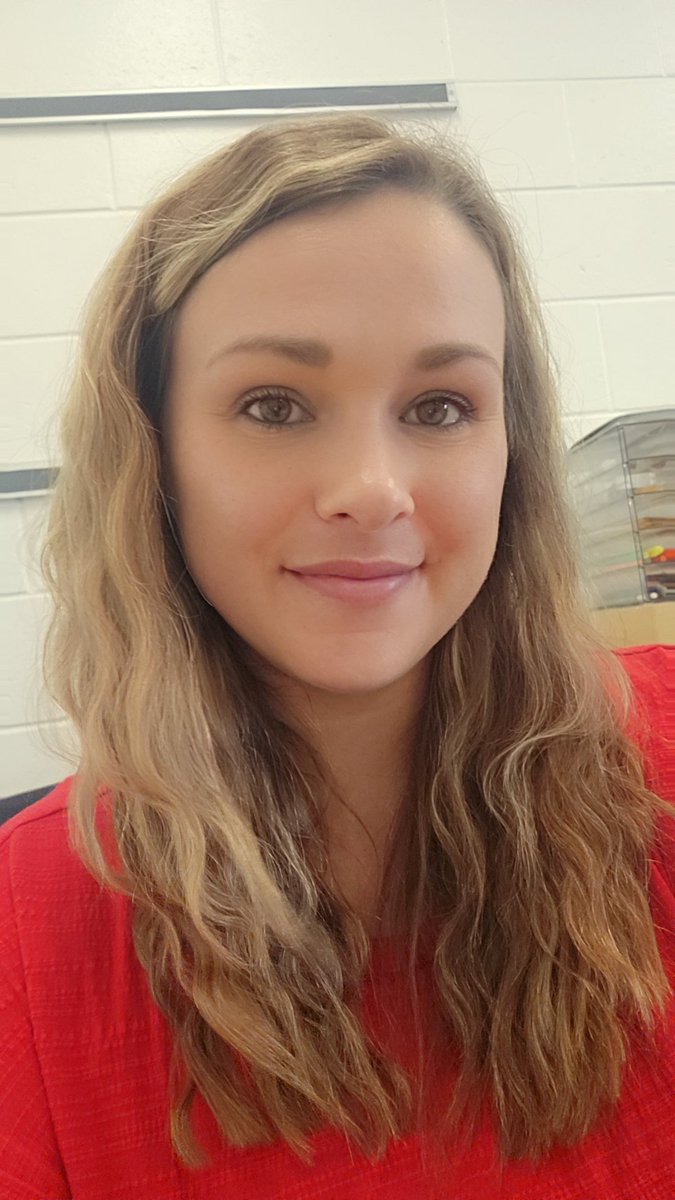 Maryj47872's tweet image. Spending the day in my classroom today! Trying to get it all organized!