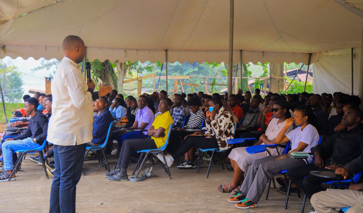 Karongi_College's tweet image. Today, following sessions on Career Development &amp;amp; Guidance services offered to students, the Student Mentorship Program, the CBT/CBA Program, the role of industries in academic activities, among others, the DPAT, @manlen2 officially opened the Induction &amp;amp; Orientation Week.