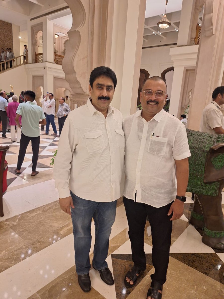 SandeepVarpe7's tweet image. मित्र व जुने सहकारी ईशान्य मुंबई भांडुप चे  तडफदार खासदार मा.संजय दिना पाटील यांची नवी दिल्ली येथे भेट झाली.
#SanjayDinaPatil