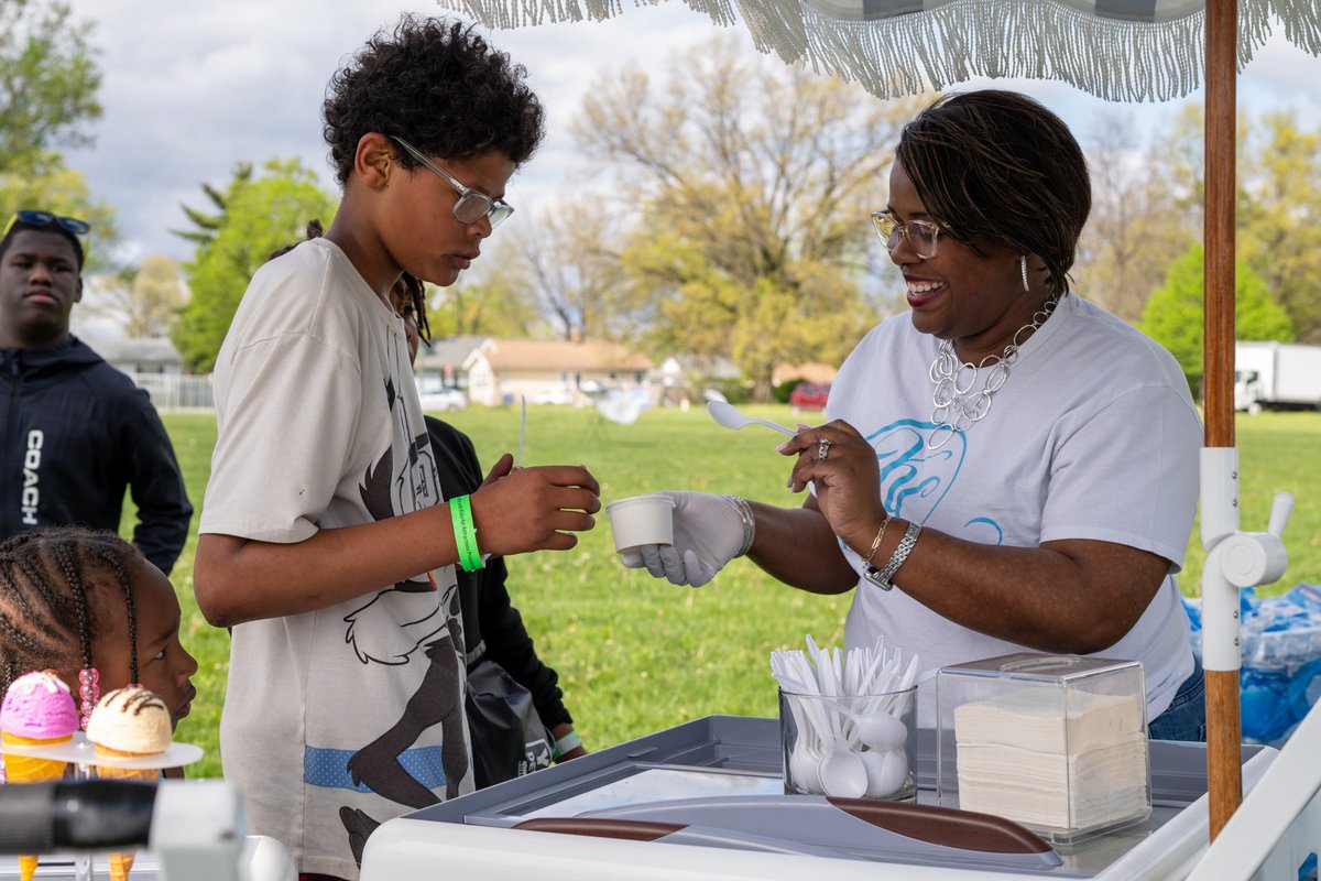 Come party with us at the Cap City Festivals! 💃🕺🎉

The entire family can enjoy live music, free food, inflatables, games and community resources. Save the date:

📅 Aug. 8
📍 Barack Community Center and Lincoln Pool
🕓 4-8 p.m.

Learn more: bit.ly/4aQyayt.