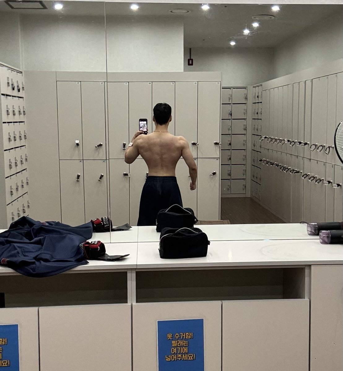 Point__E's tweet image. 아침 어깨, 저녁 등 하루 두탕 일상👀