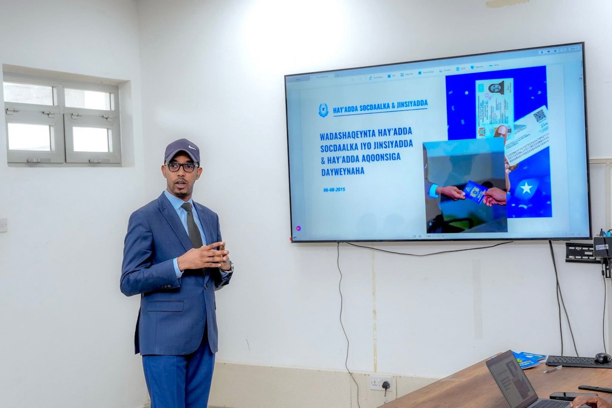 NIRASomalia's tweet image. 1/3:
Today, a crucial meeting was held at the Immigration and Citizenship Agency headquarters. It was decided that starting September 1, 2025, the Somali passport will require a National ID Card for applications to ensure the security and reliability of citizen data. #Somalia