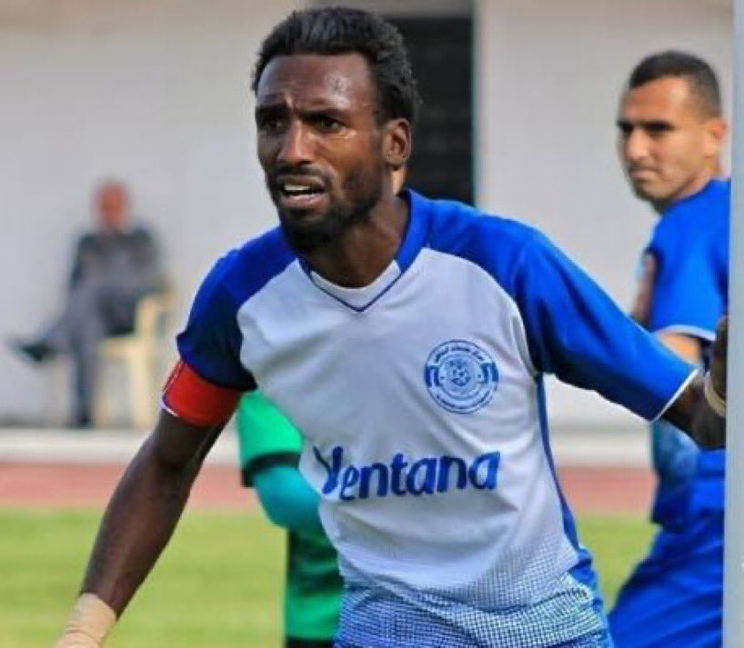 🔴 Israël tue Suleiman Al-Obaid, légende du football palestinien

À 40 ans, l’ex-joueur de l’équipe nationale a été abattu par l’armée israélienne alors qu’il attendait une aide humanitaire. Mari, père de cinq enfants, héros national.

À Gaza, même les figures du sport sont