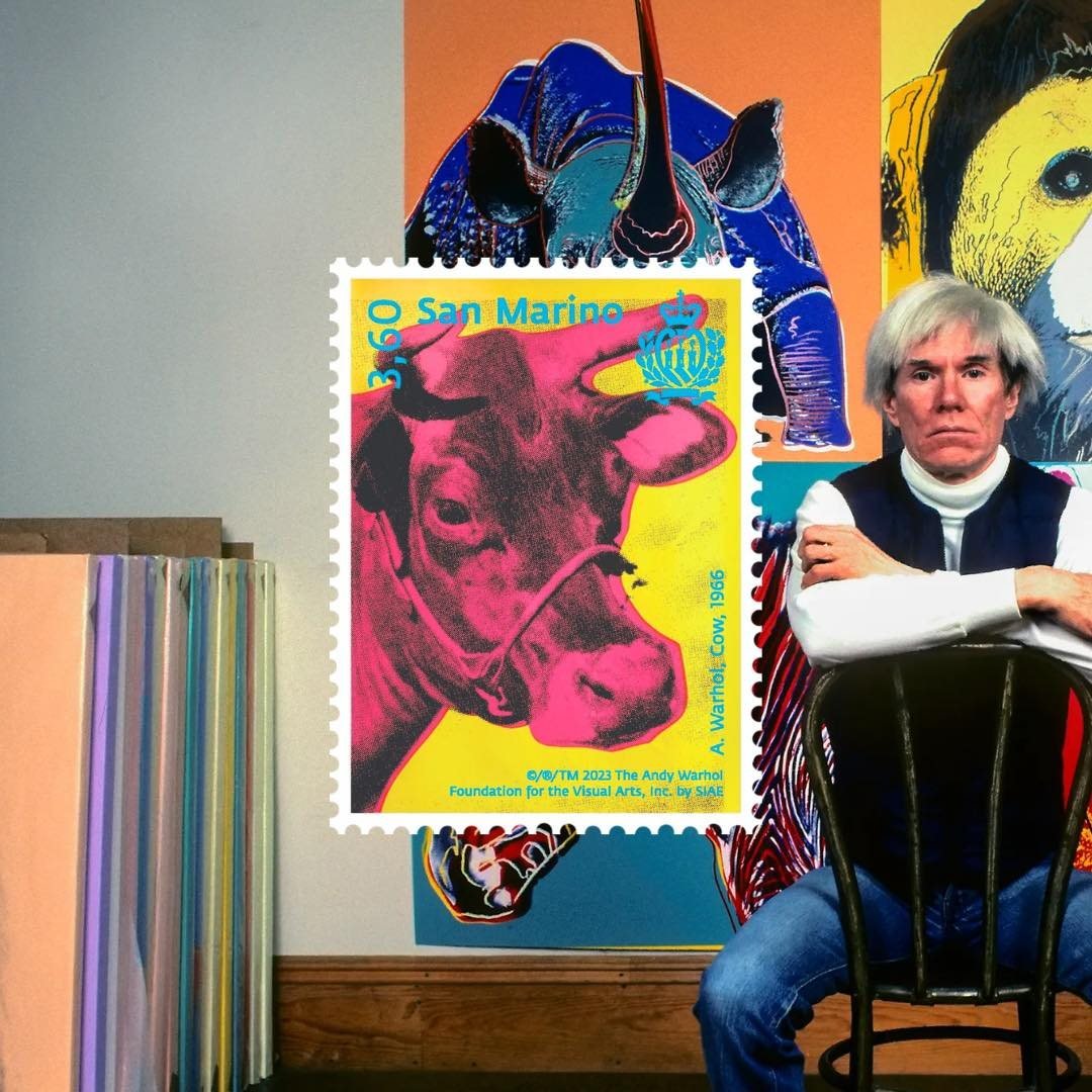 El 6 de agosto de 1928 nació Andy #Warhol en Pittsburgh, Pensilvania, uno de los artistas más influyentes del siglo XX y figura central del movimiento #PopArt.  Warhol desafió las convenciones del arte tradicional y exploró la relación entre el arte, el consumo y la comunicación.