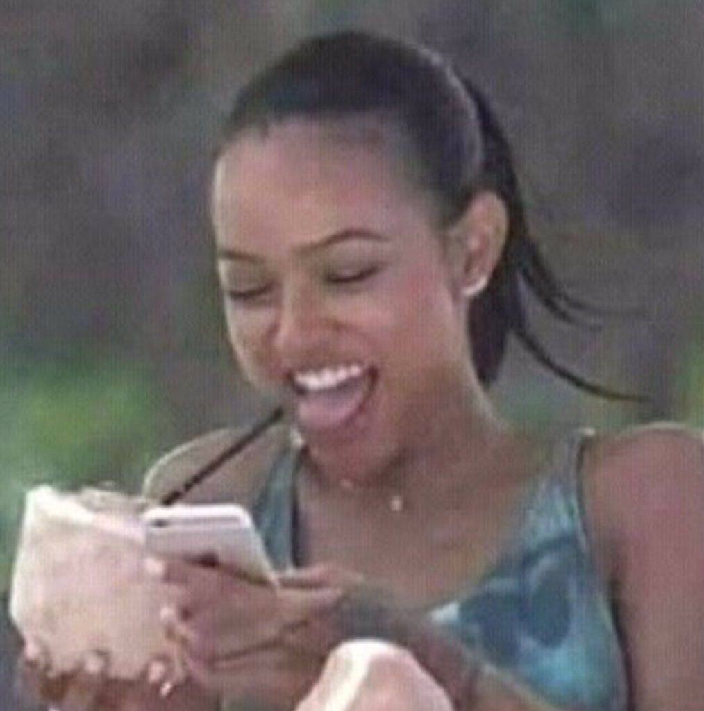 Les retrouvailles, le câlin, "Ma Romy tu m'as trop manqué" omggg  #SecretStory #SS13