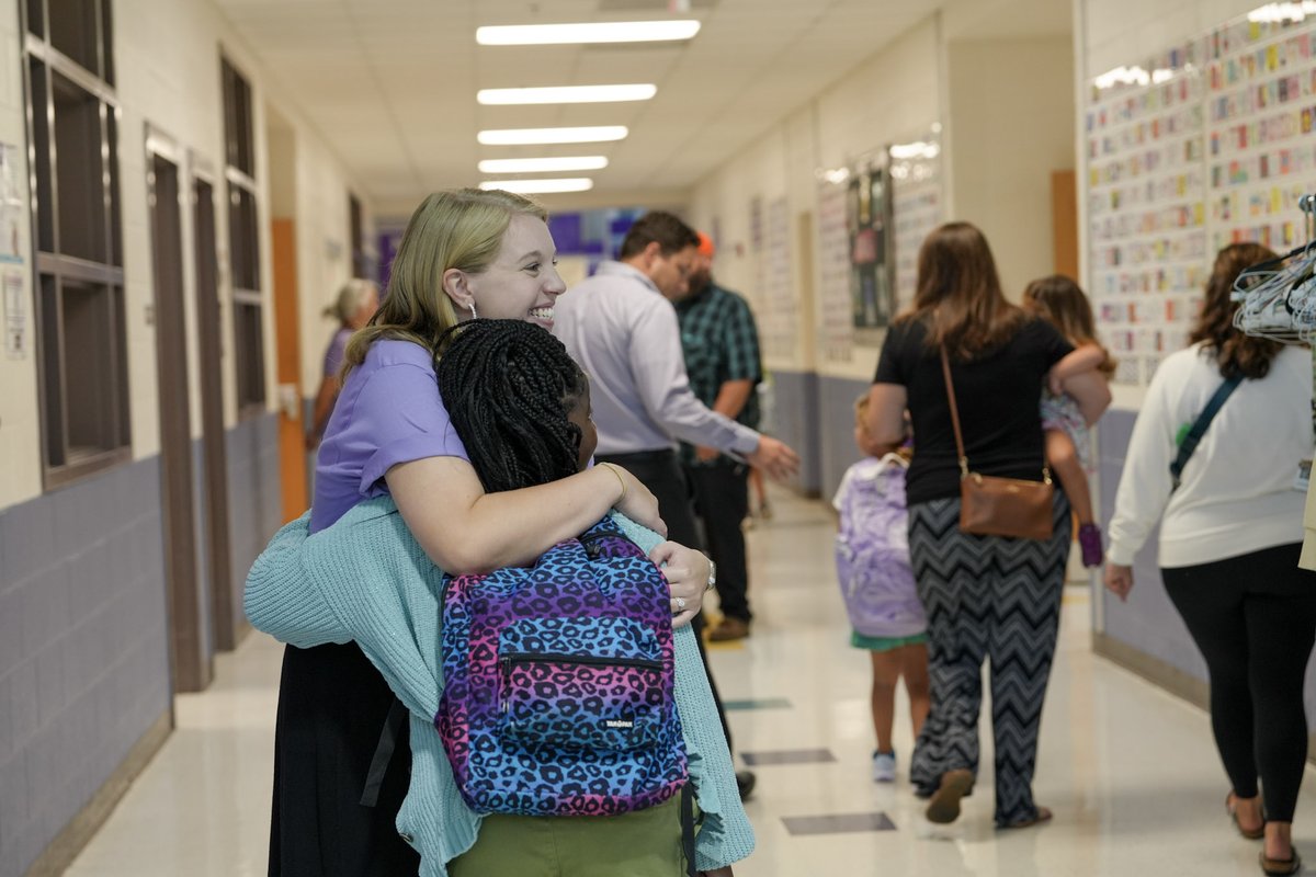 🏫🍎It's back-to-school season! Get ready for the 2025-2026 school year with our handy back-to-school checklist! ☑️ Find it here: ow.ly/YN0b50WzEb4