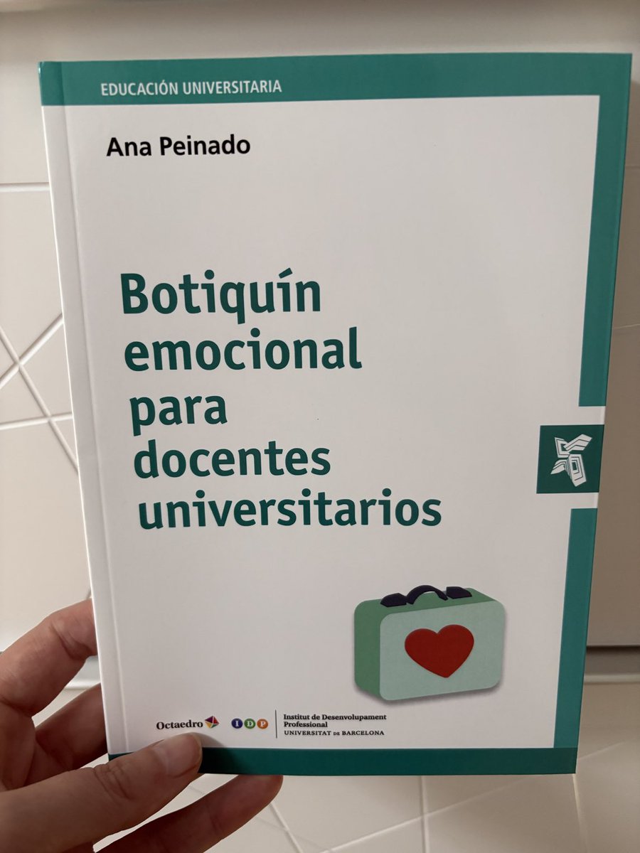 Cecilia Azorín (@ceciliaazorin) on Twitter photo Leyendo sobre la aplicación práctica de la gestión emocional en el aula universitaria ❤️🩹 Leyendo sobre la aplicación práctica de la gestión emocional en el aula universitaria ❤️🩹