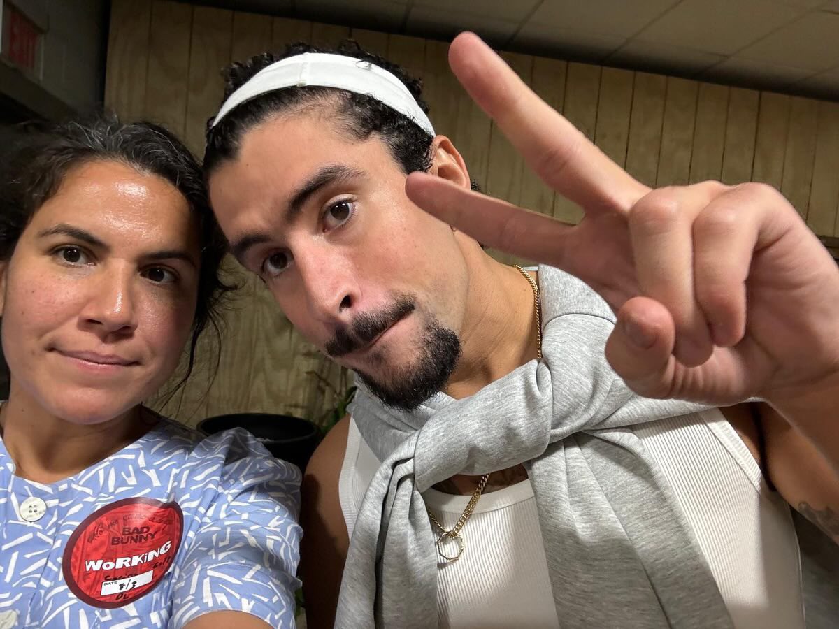 Bad Bunny Network (@badbunnynetwork) on Twitter photo Bad Bunny el pasado fin de semana backstage en el Coliseo de Puerto Rico. π΅π·β€οΈβπ₯ Bad Bunny el pasado fin de semana backstage en el Coliseo de Puerto Rico. π΅π·β€οΈβπ₯