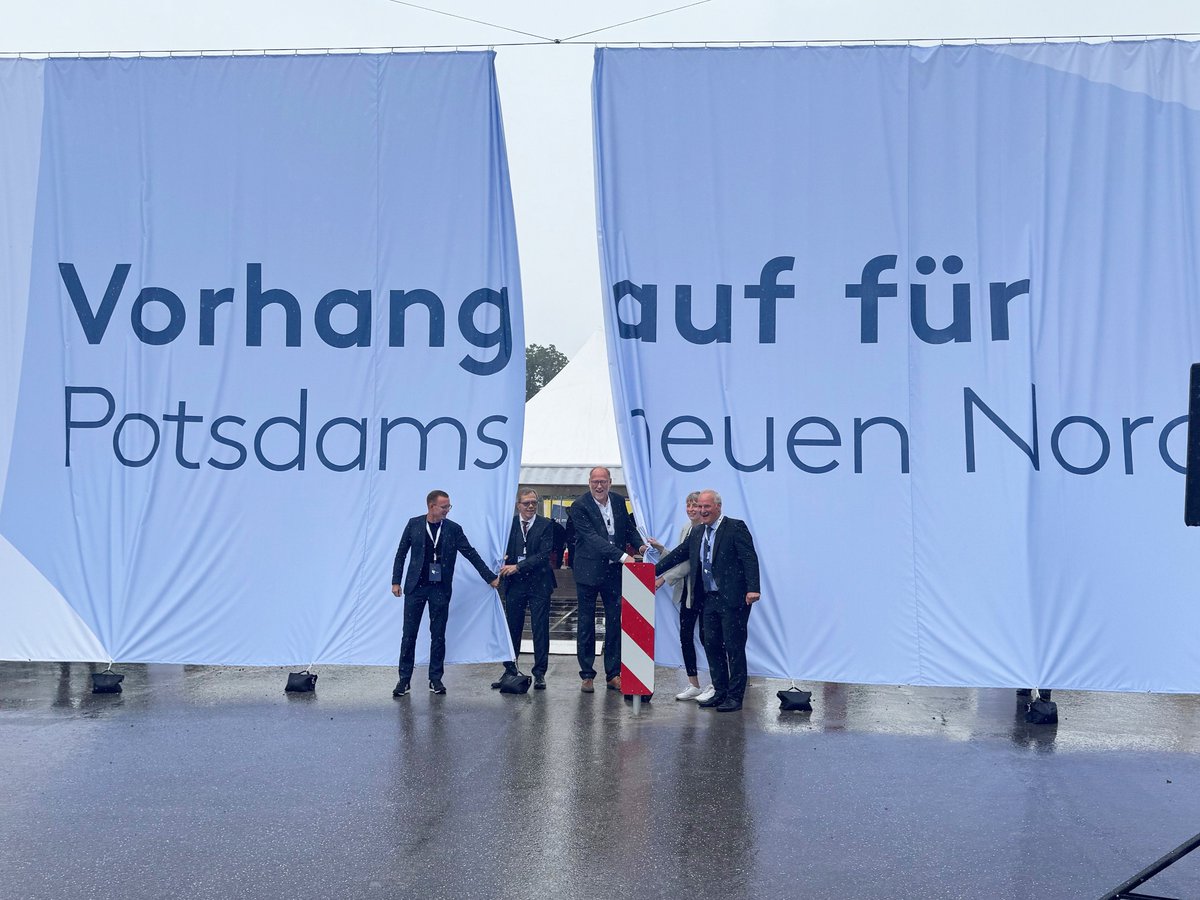 Das sind tolle Nachrichten! Erstmals seit 1937 ist #Krampnitz jetzt öfffentlich zugänglich!👍 Gemeinsam mit den weiteren Beteiligten schafft die BUWOG hier einen neuen und nachhaltigen Stadtteil für rund 10.000 Menschen #Wohnraum #Potsdam  ▶ blog.buwog.com/krampnitz-ist-…