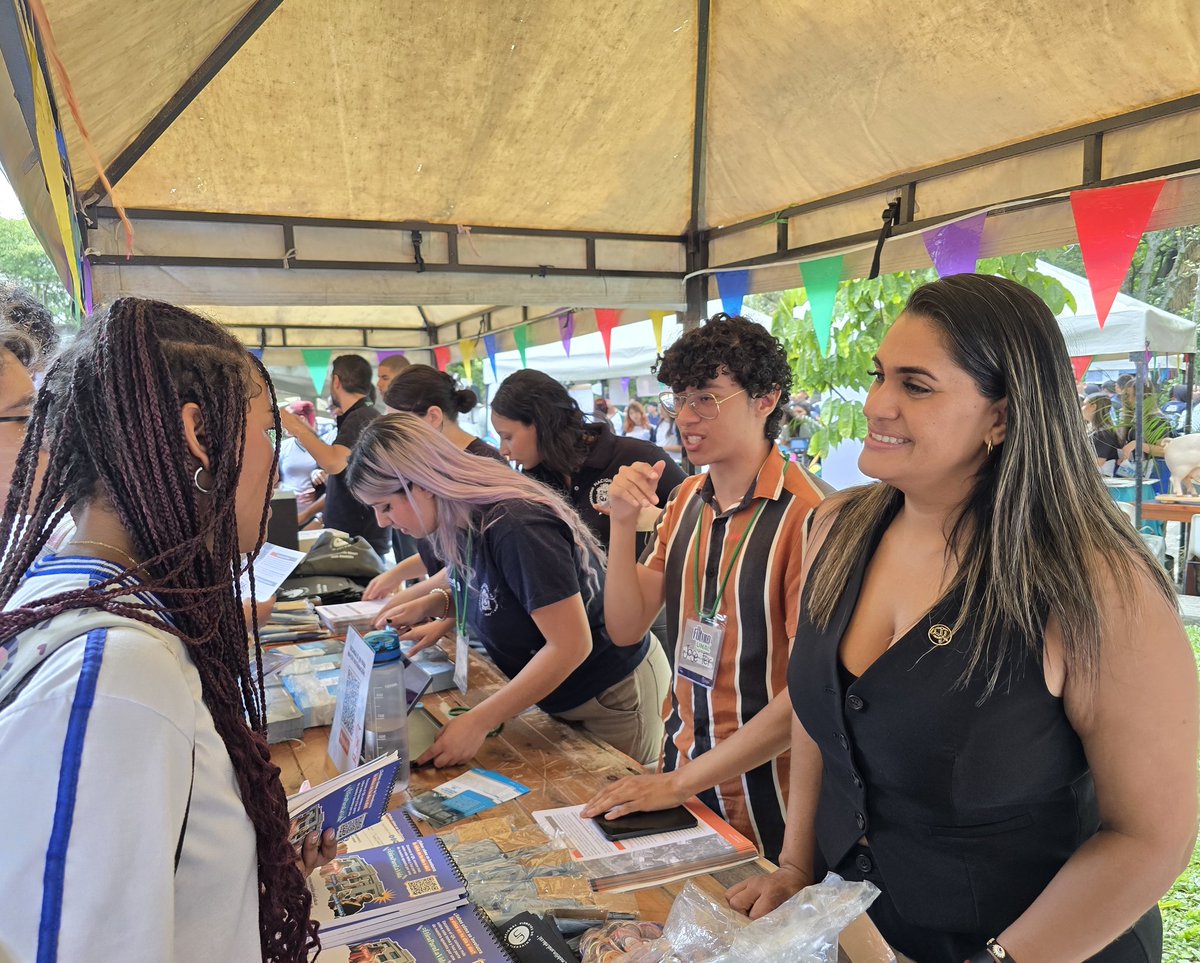 🎓 Hoy en la Feria de Bachilleres "Mi Futuro en la UNAL" <a href="/MedellinUNAL/">Sede Medellín UNAL</a> vivimos una jornada llena de inspiración y motivación.  Acompañamos a los jóvenes en la construcción de sus sueños y en el inicio de su camino profesional. 🧡 #MiFuturoEnLaUNAL