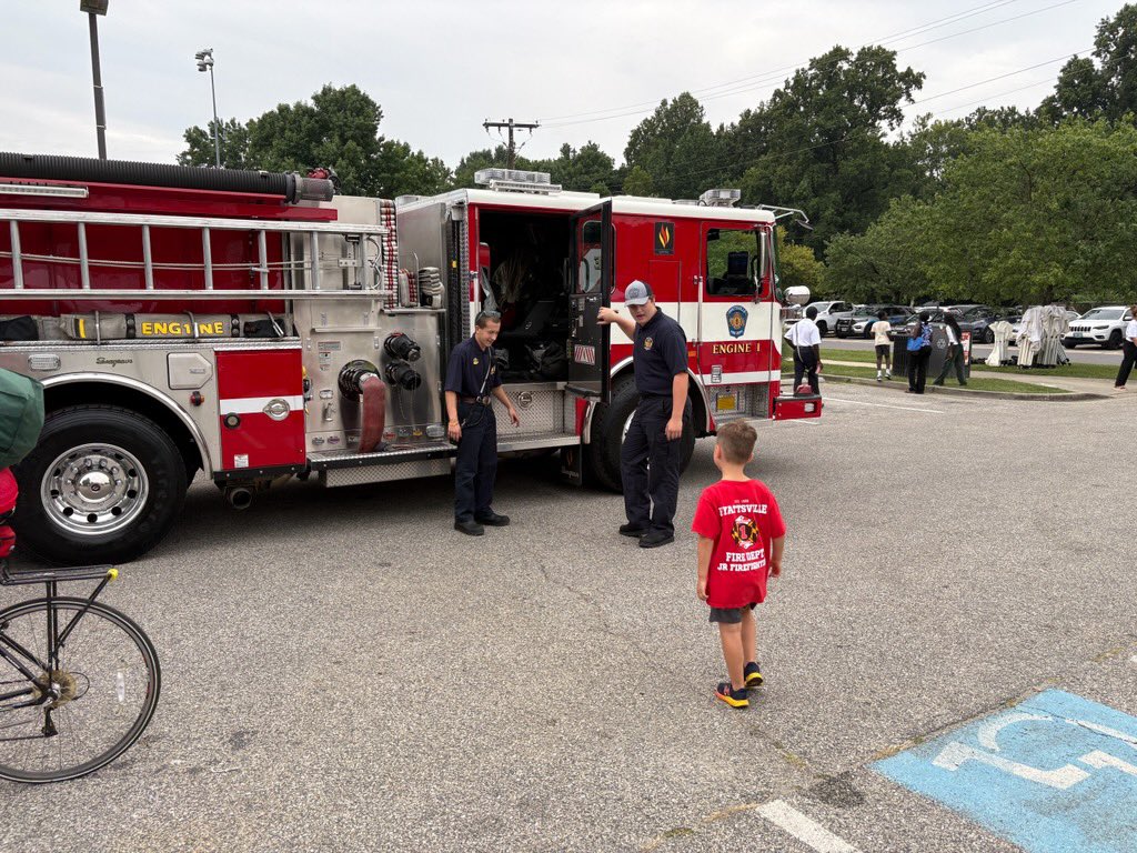 We had a blast joining the <a href="/HyattsvillePD/">Hyattsville Police Department</a> and <a href="/HyattsvilleMD/">City of Hyattsville</a> for National Night Out last night! Thank you to everyone who stopped by and said hello.  #hv1fd