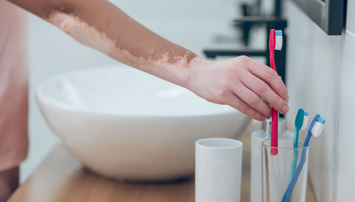 Your #toothbrush helps you take care of your teeth. Make sure you are taking care of your toothbrush, too! Learn about how to properly care for your toothbrush both at home and while traveling. Read more: brnw.ch/21wUIgZ