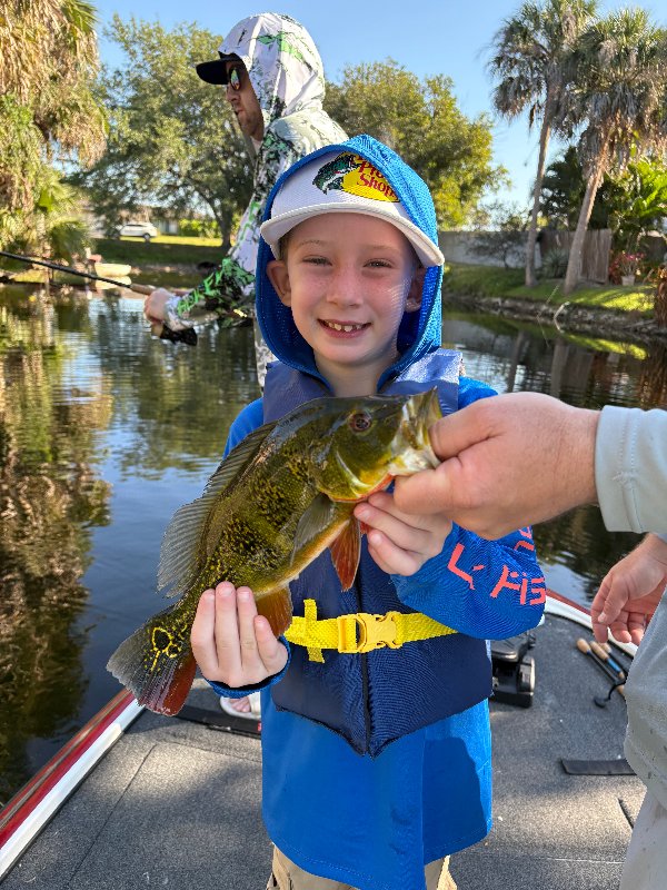Trucker hats 🤝 catching fish 

Let's see your kids fishing photos! Submit them to the Johnny Morris Kids Braggin' Board here: bit.ly/4k1SyBM