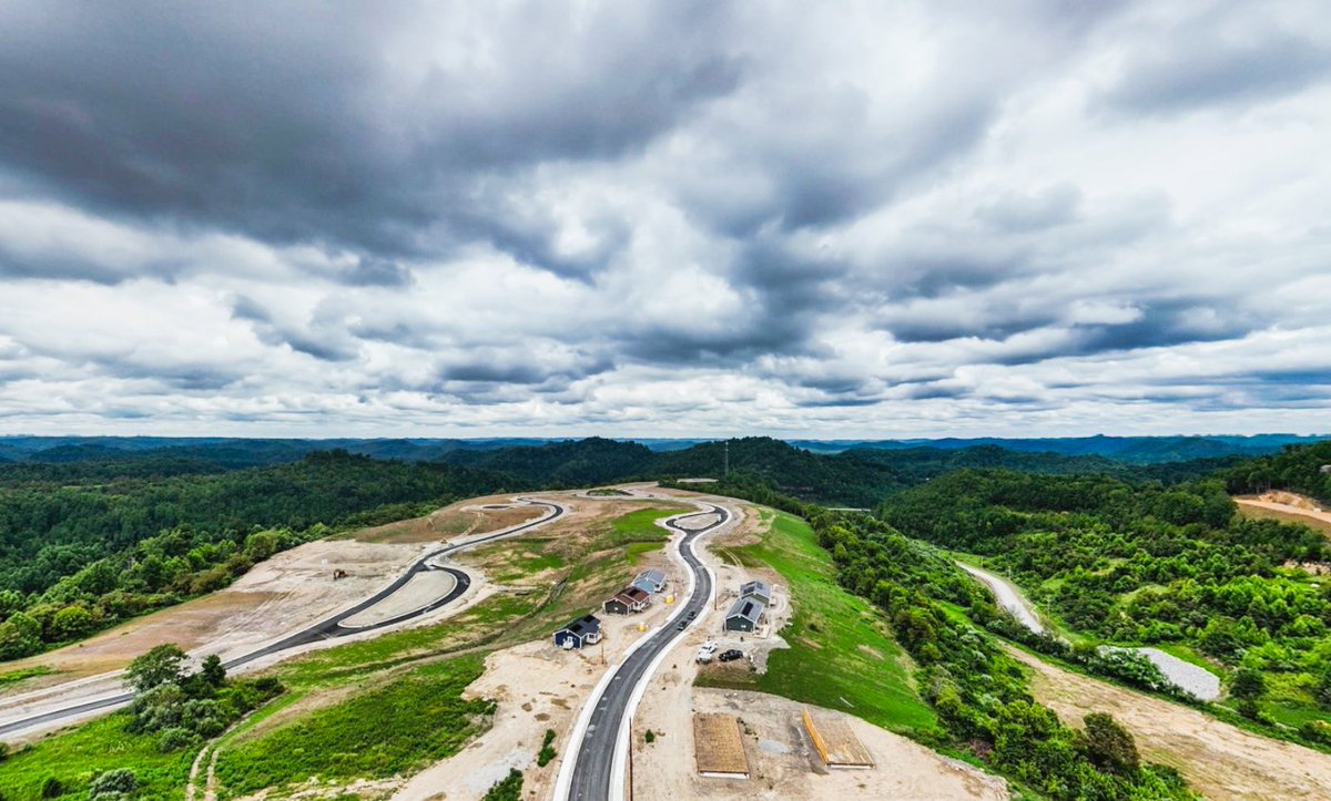 Our "First 5" homes at Skyview have their solar panels! This is going to save our flood survivors, who will be moving into these homes very soon, hundreds of dollars on utility costs! We hope to begin framing more new homes this month. 📸Thanks to Kenny Jones at Coalfields Media!