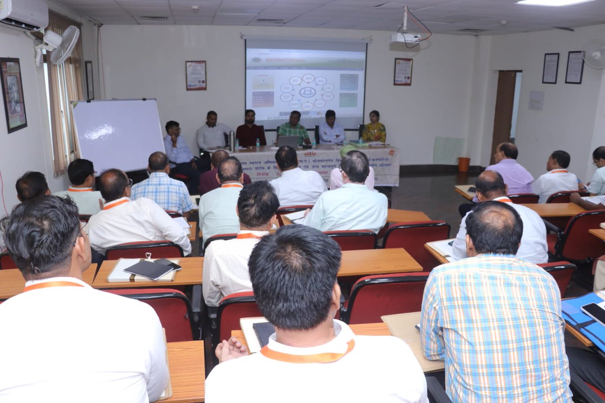 uppanchayatiraj's tweet image. एवं सहायक विकास अधिकारी पंचायत को विभागीय अधिकारी एवं श्री ए०के० रावत, वरिष्ठ तकनीकी निदेशक एन.आई.सी. द्वारा राष्ट्रीय ग्राम स्वराज अभियान योजनांतर्गत प्रशिक्षित किया गया।
2/2

#trainingfortransformation #manavsampada #egramswaraj #auditonline #gatewayportal