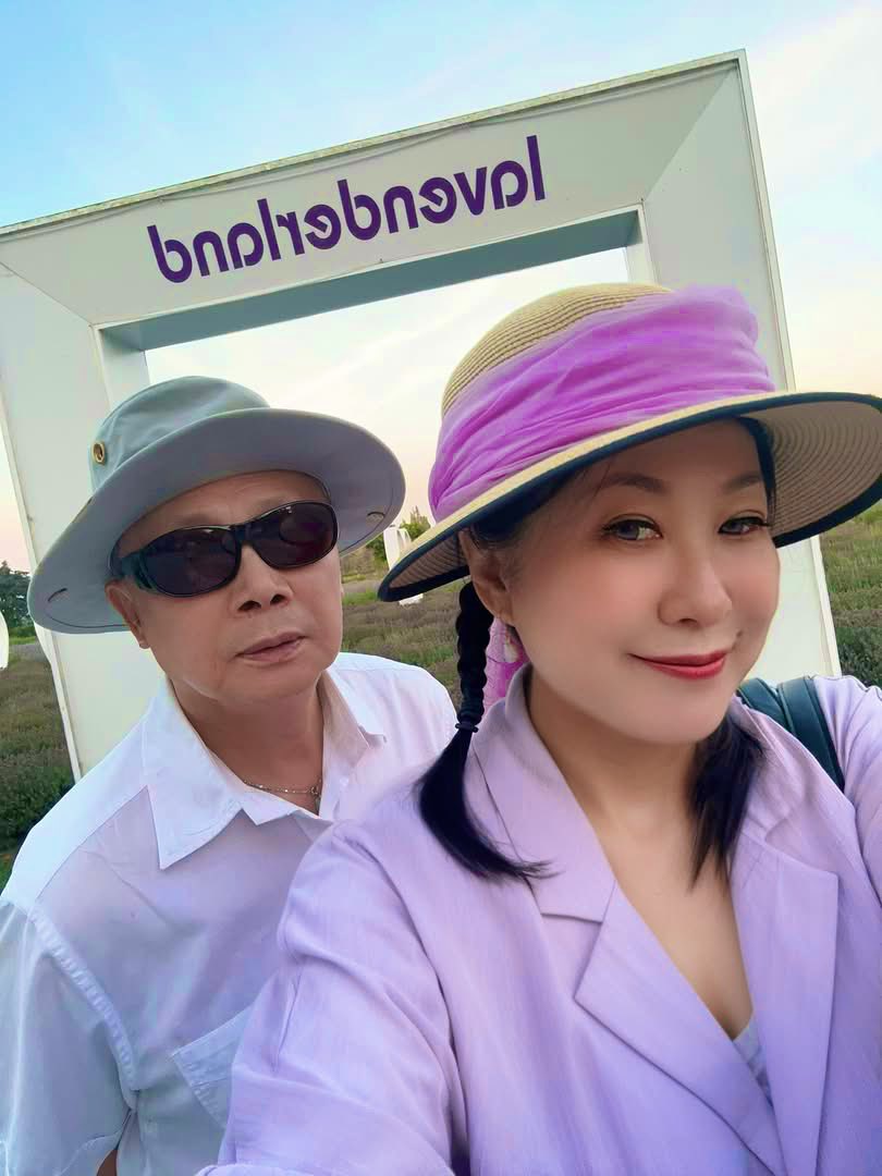 Wendy_Yuan's tweet photo. Spent some quality time with hubby Kan on #BCDay by exploring the breathtaking beauty of our province. I'm still in awe of this stunning Richmond tourist attraction  #LavenderGarden  mere minutes from our home. Feeling profoundly grateful to call this gorgeous province my home. Hope all my fellow British Columbians had an amazing BC Day. #RichmondBC