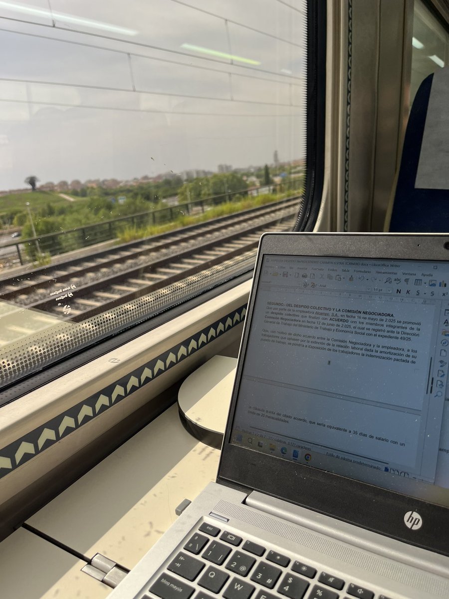 Tranquilísimo haciendo papeletas en el tren