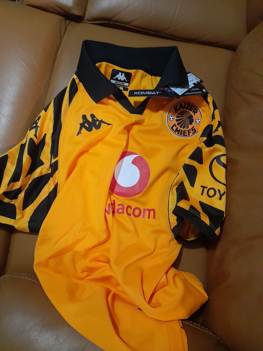 Thobani Mabizela (@iammnike) on Twitter photo After a very long time, I've decided to show my support <a href="/KaizerChiefs/">Kaizer Chiefs</a> just because we lifted a cup last season. After a very long time, I've decided to show my support <a href="/KaizerChiefs/">Kaizer Chiefs</a> just because we lifted a cup last season.