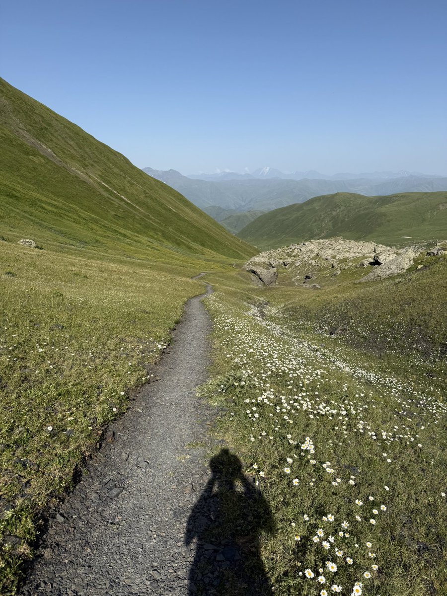 K_almoaither's tweet photo. Hiked 14 km for 6 hours in the Caucasus⛰️
The reward at 2,831 m looked like this: https://t.co/mdmf5mx3u8
