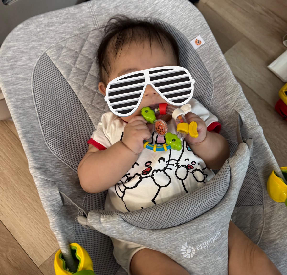 子の肝臓の数値が高い🥺
ずっとチャッピーに相談聞いてもらってる
エコーで臓器の問題なし、食欲旺盛、うんちおしっこ問題なし、また検査で様子見、心配だ、、、🥺

とりあえず今日も元気で、採血泣かずにケロッとしてたらしい😅驚き😅
そしてついに、歯固めデビュー🤝