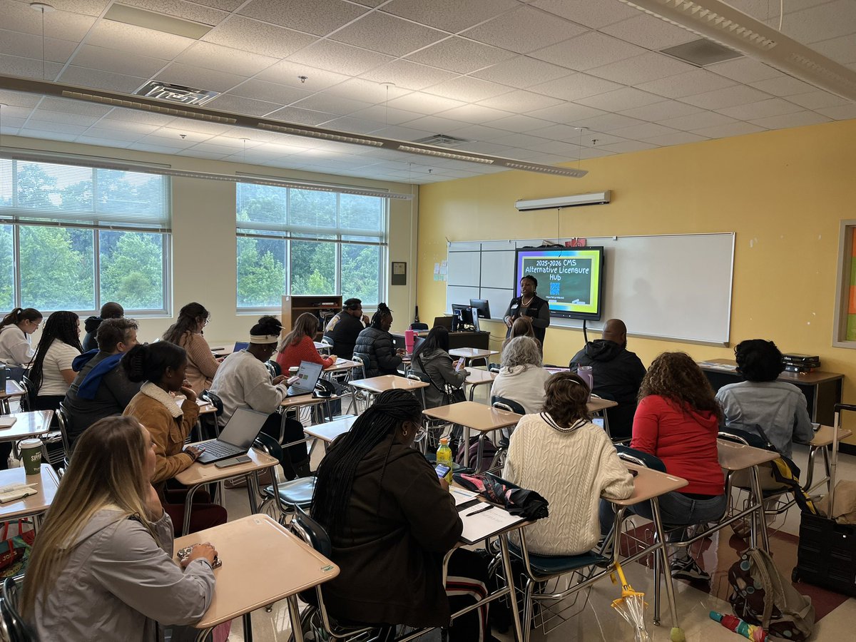 Welcome to Day 2 of Crown Academy where Choice Sessions are in full swing!@CharMeckSchools #CrownAcademy #PeopleExceence #CMSK12