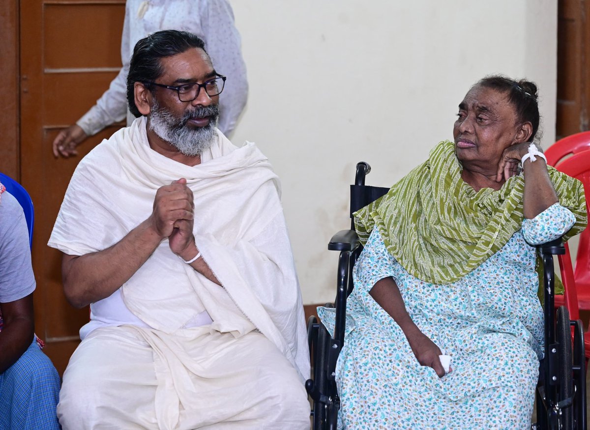 Hemant Soren tweet media