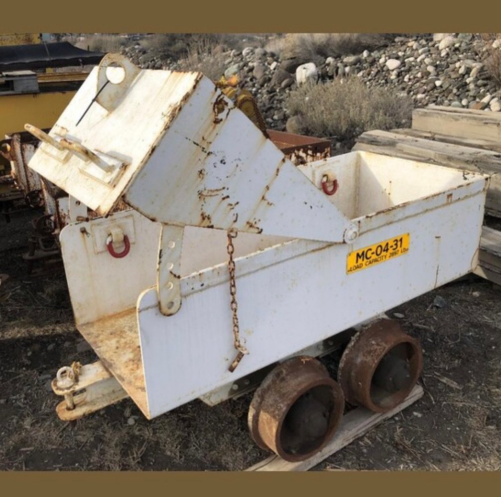 SavonaEquipment's tweet image. 0.5cu yd end dump mine cars. 24in track gauge. 58.5in by 26in by 16in box size. Pin thru I-beam connection. 4 available. savonaequipment.com/en/0-5yd-end-d… #enddump #minecar #dump #minetrolley #minerailway