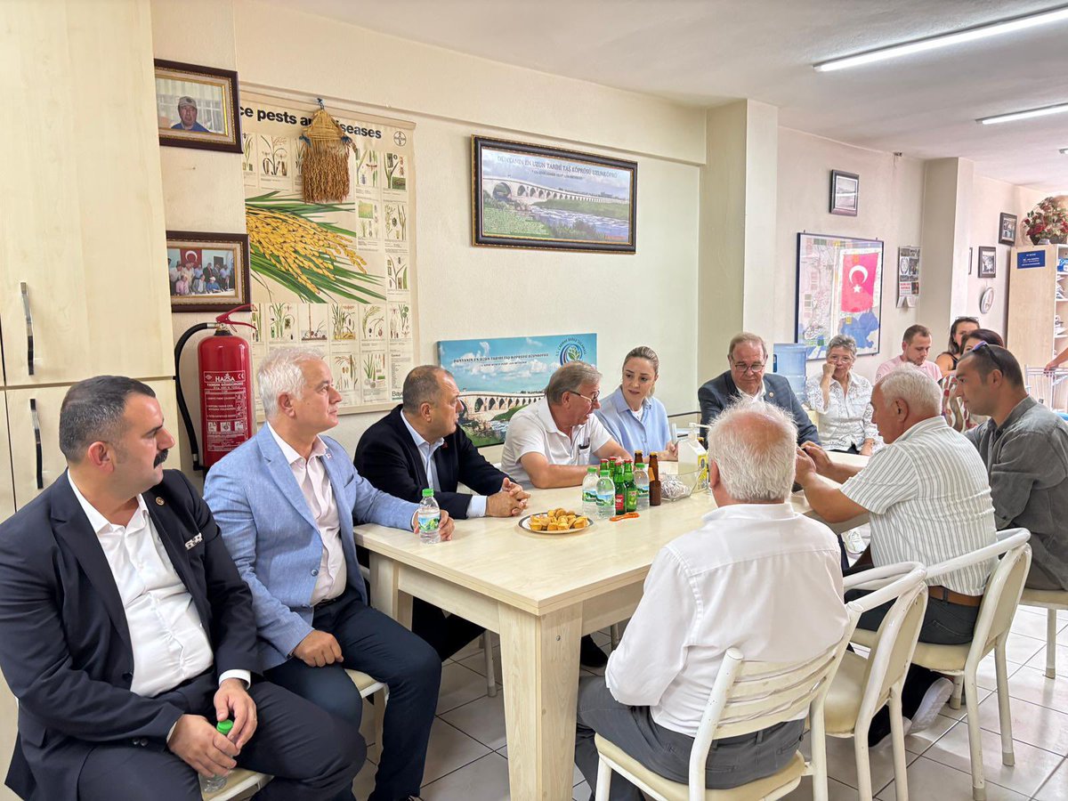Milletvekili Heyetimiz, İl ve İlçe Örgütlerimiz ile Uzunköprü Belediye Başkanımızla birlikte, Çakmak Barajı Sulama Kooperatifi Başkanı Ünal Çelebi ve yönetim kurulu üyelerini ziyaret ettik.
Bölgemiz tarımı için büyük öneme sahip sulama altyapısına dair bilgi aldık, taleplerini